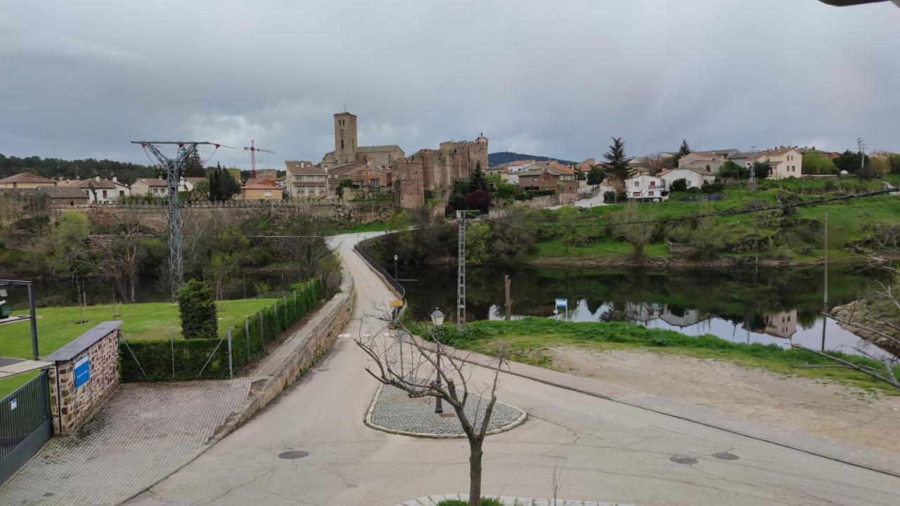 דירות בוטרגו דל לוסויה Puente Viejo De Buitrago Casa Enebro מראה חיצוני תמונה