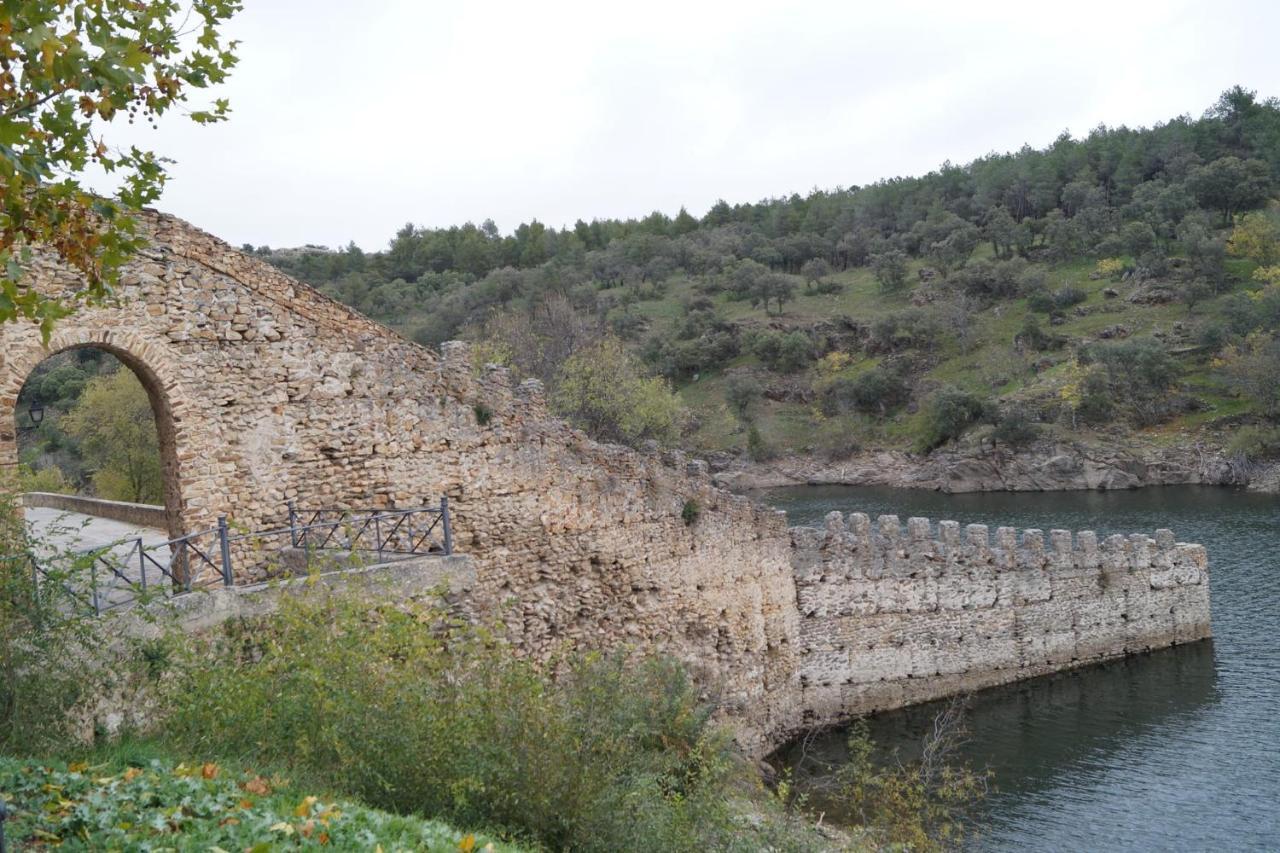 דירות בוטרגו דל לוסויה Puente Viejo De Buitrago Casa Enebro מראה חיצוני תמונה